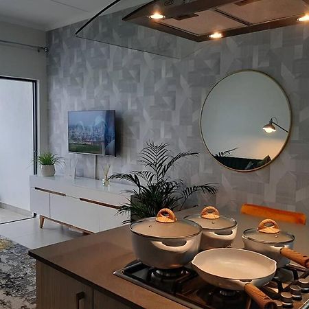 Mikeys Place On New: 2Bed2Bath No.1 With Free Wifinetflix Midrand Extérieur photo