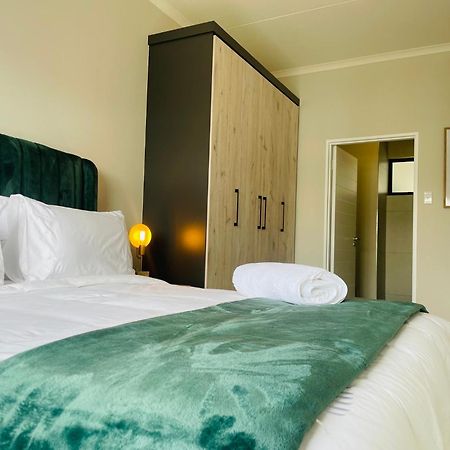 Mikeys Place On New: 2Bed2Bath No.1 With Free Wifinetflix Midrand Extérieur photo