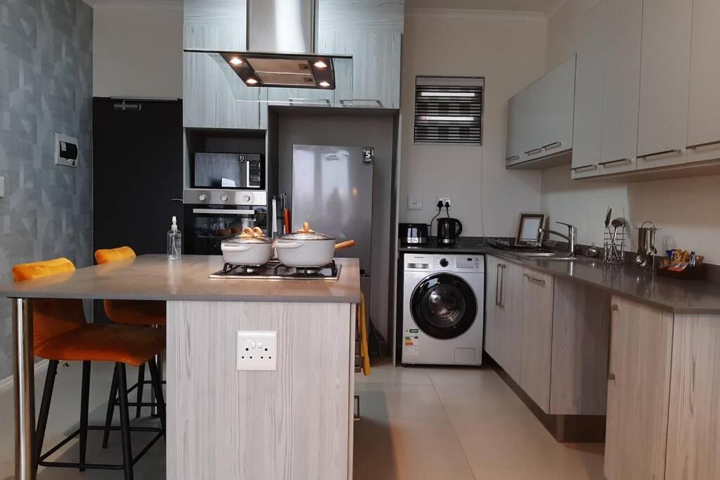 Mikeys Place On New: 2Bed2Bath No.1 With Free Wifinetflix Midrand Extérieur photo