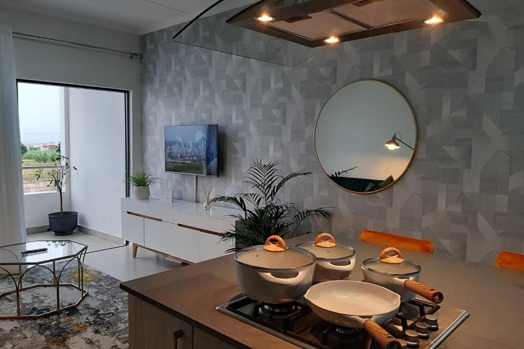 Mikeys Place On New: 2Bed2Bath No.1 With Free Wifinetflix Midrand Extérieur photo