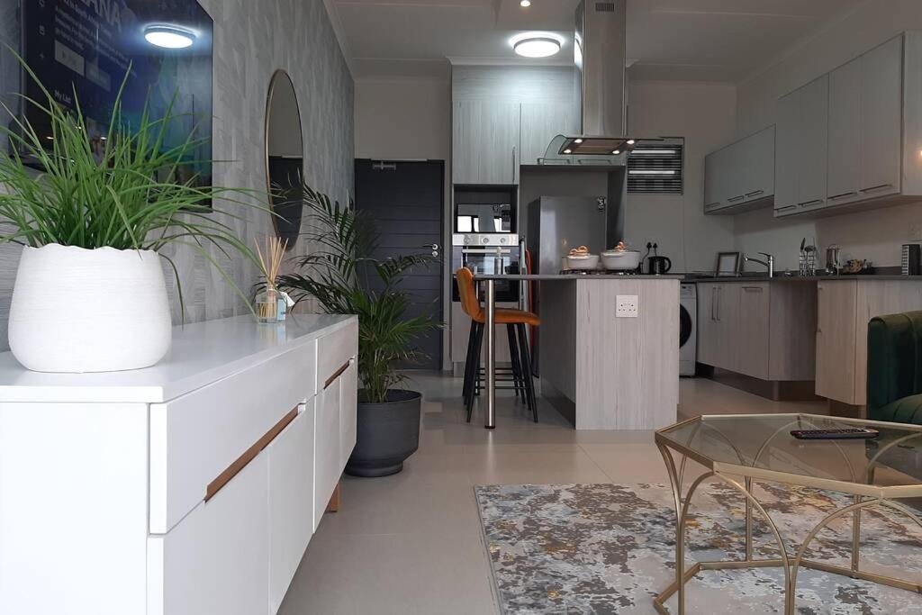 Mikeys Place On New: 2Bed2Bath No.1 With Free Wifinetflix Midrand Extérieur photo