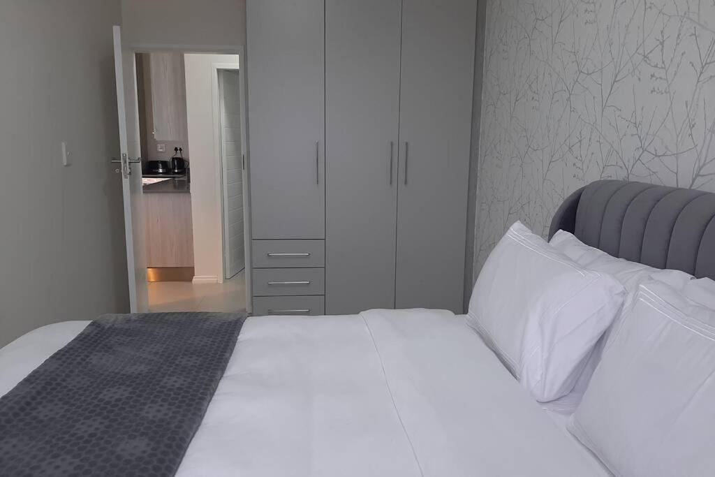 Mikeys Place On New: 2Bed2Bath No.1 With Free Wifinetflix Midrand Extérieur photo